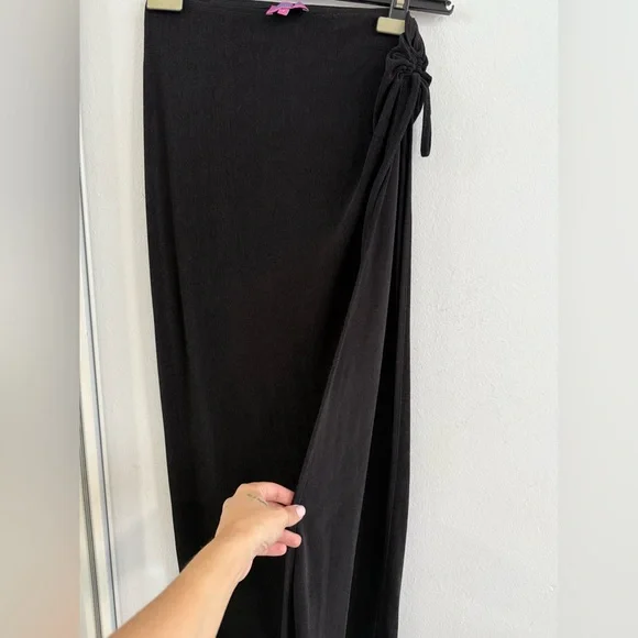 Edikted Black Cut Out Tie Front Tank Top + Skirt SET - Picture 7 of 8